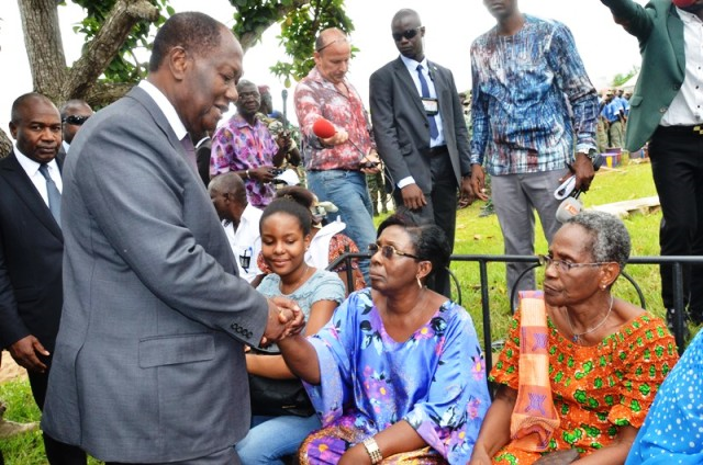 INONDATIONS : EN VISITE SUR LES SITES SINISTRES, LE PRESIDENT ALASSANE OUATTARA PROMET DES AIDES CONCRETES AUX VICTIMES